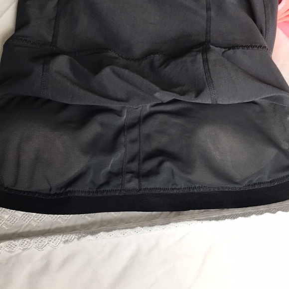 Lululemon size 4 top - Picture 10 of 10